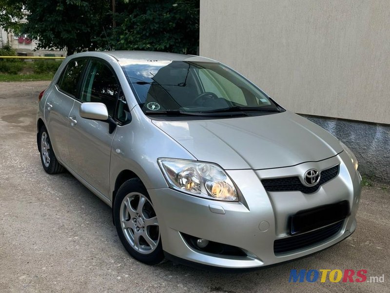 2008' Toyota Auris photo #1