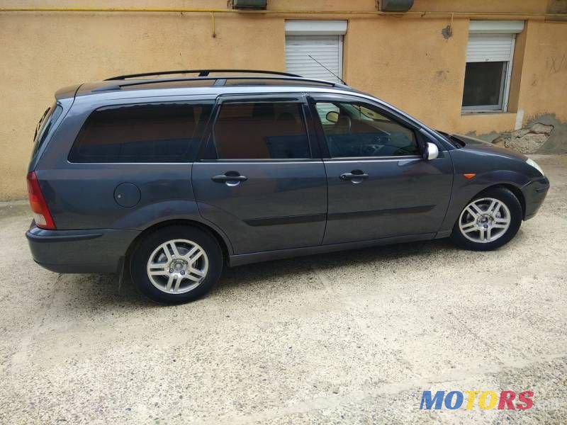 2002' Ford Focus photo #3