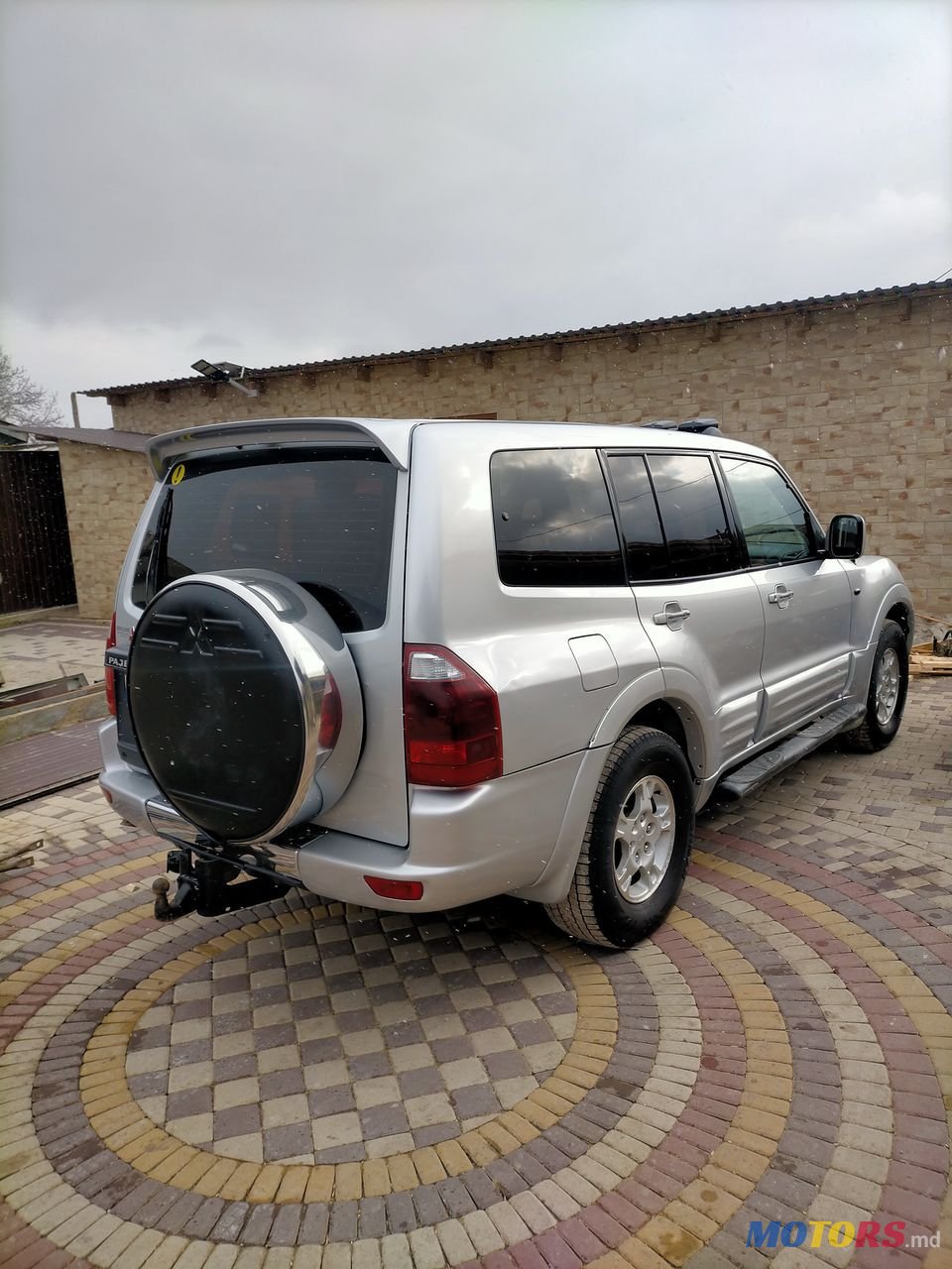 2001' Mitsubishi Pajero photo #3