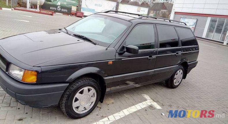 1993' Volkswagen Passat photo #2