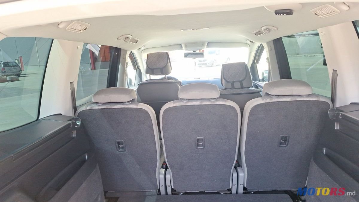 2010' Volkswagen Sharan photo #6