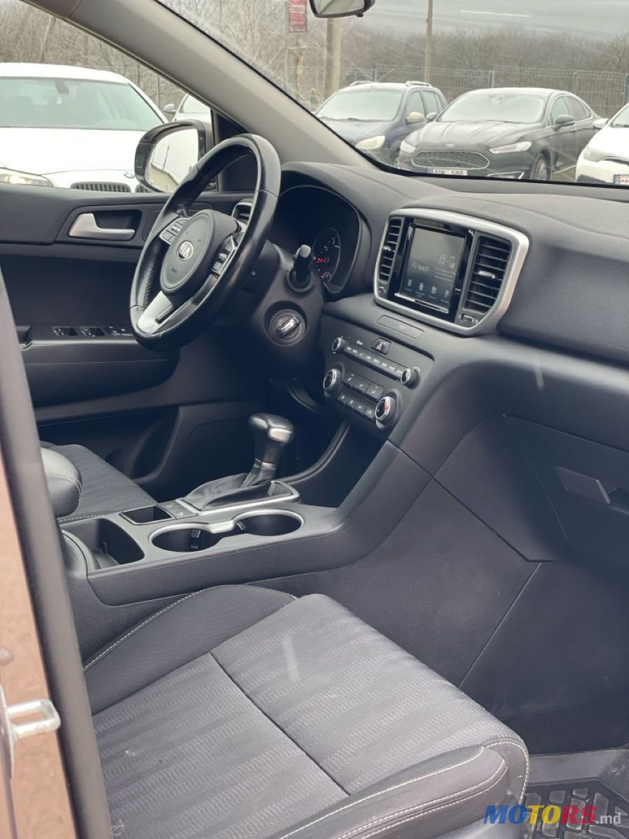 2020' Kia Sportage photo #6