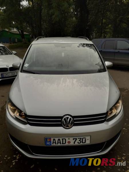 2010' Volkswagen Touran photo #1