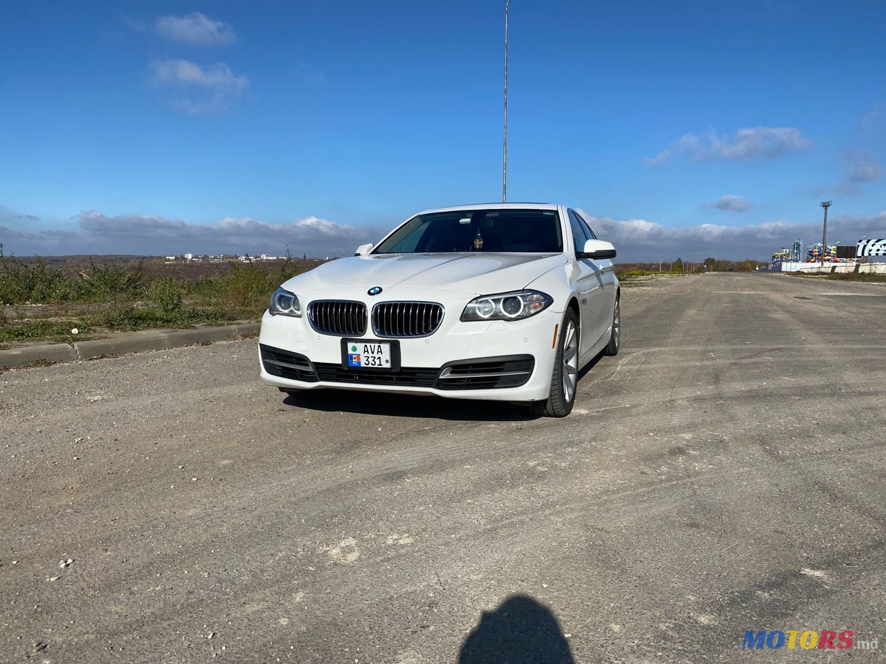 2013' BMW 5 Series photo #1