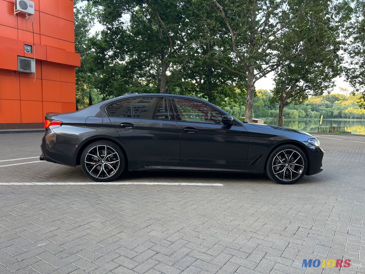 2017' BMW 5 Series photo #3