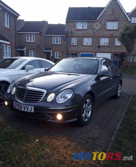 2009' Mercedes-Benz E photo #1