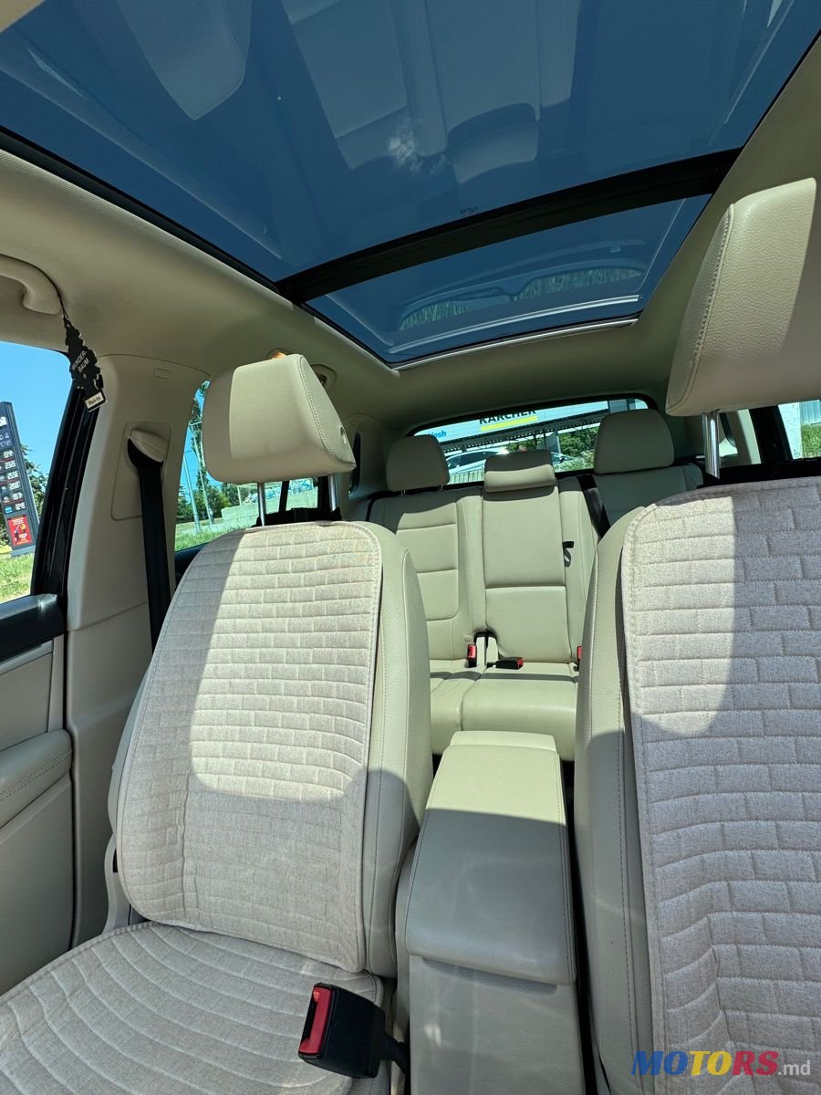 2014' Volkswagen Tiguan photo #3