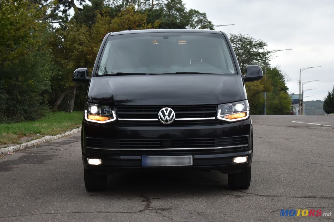 2016' Volkswagen Transporter photo #2