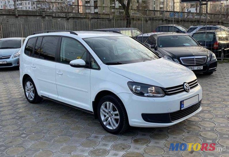 2015' Volkswagen Touran photo #1