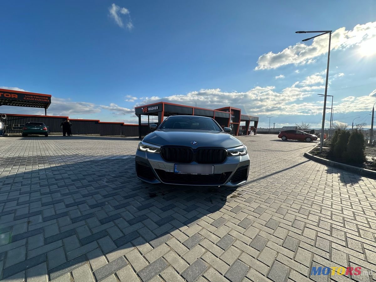 2021' BMW 5 Series photo #2