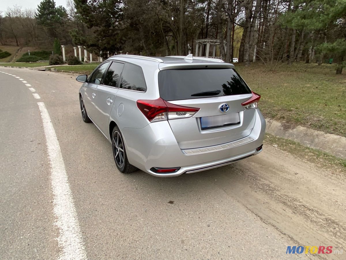2017' Toyota Auris photo #2