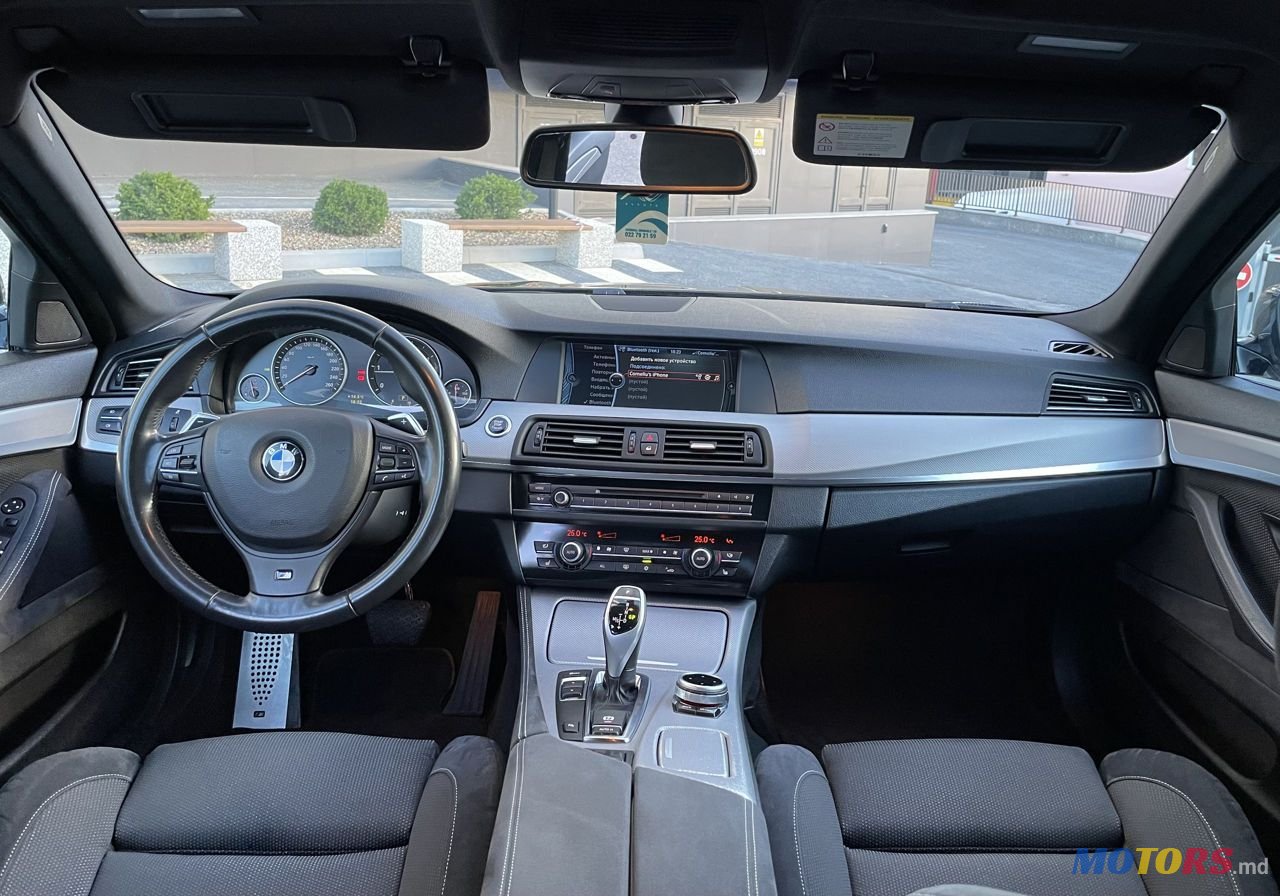 2011' BMW 5 Series photo #6