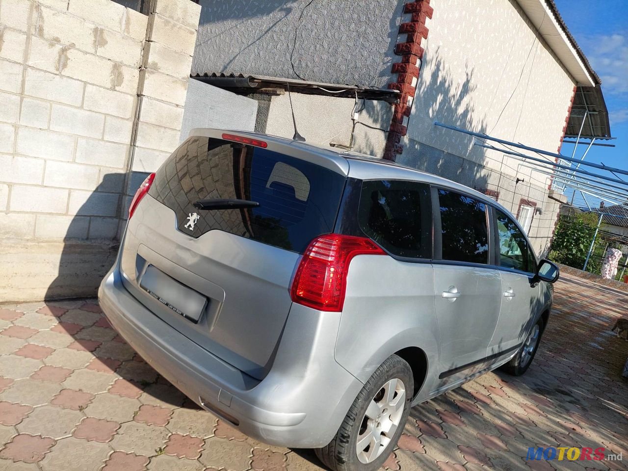 2010' Peugeot 5008 photo #3