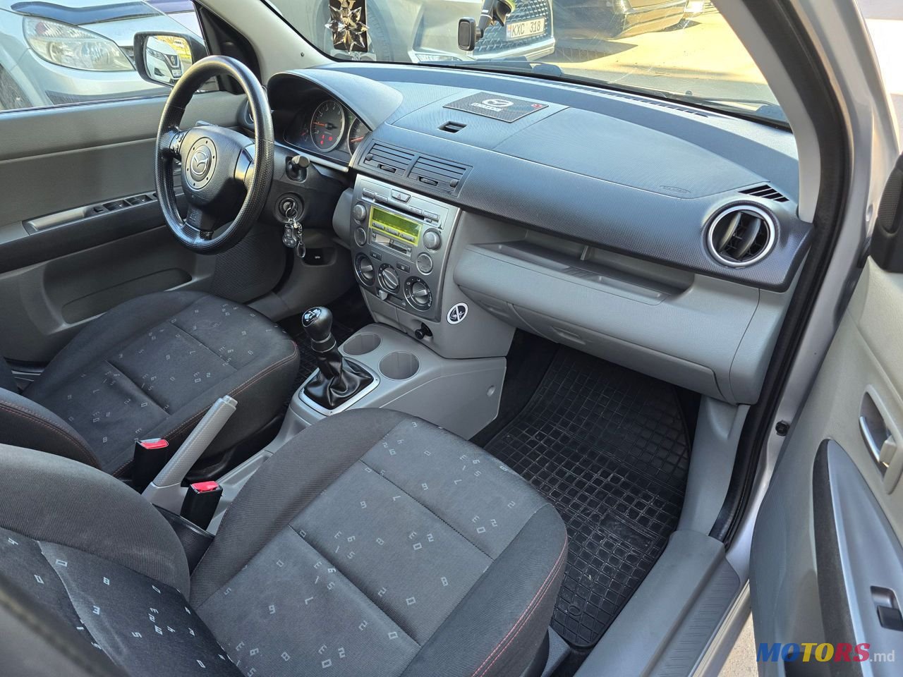 2005' Mazda 2 photo #6
