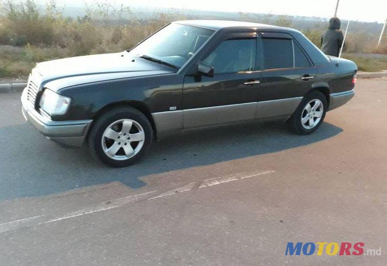 1994' Mercedes-Benz 124 photo #1