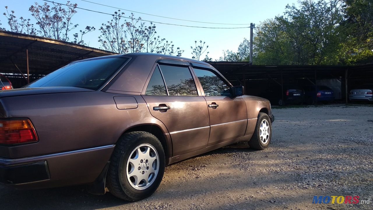 1993' Mercedes-Benz W124 photo #6