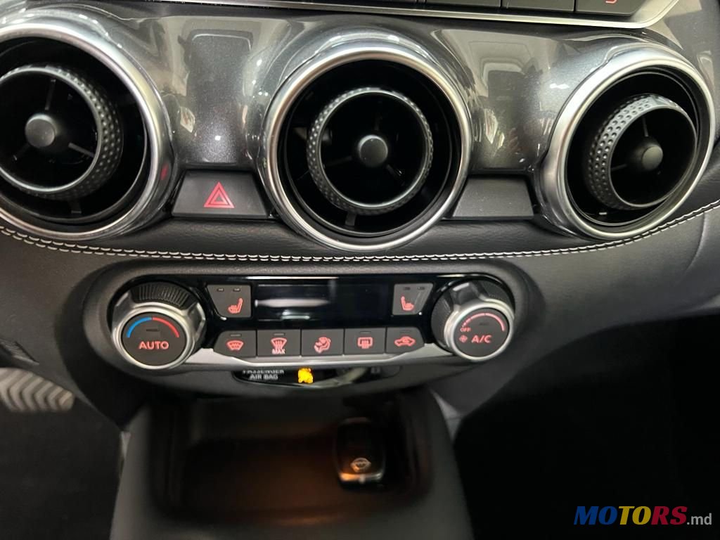 2022' Nissan Juke photo #4