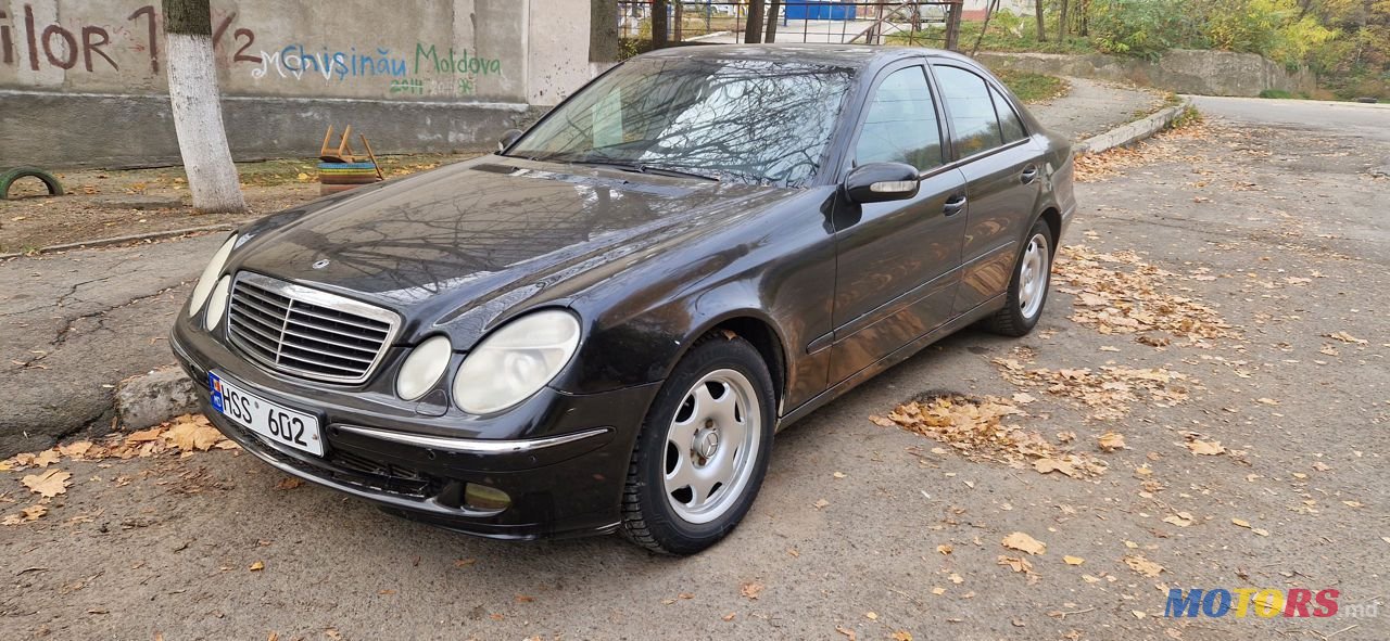2005' Mercedes-Benz E Класс photo #3