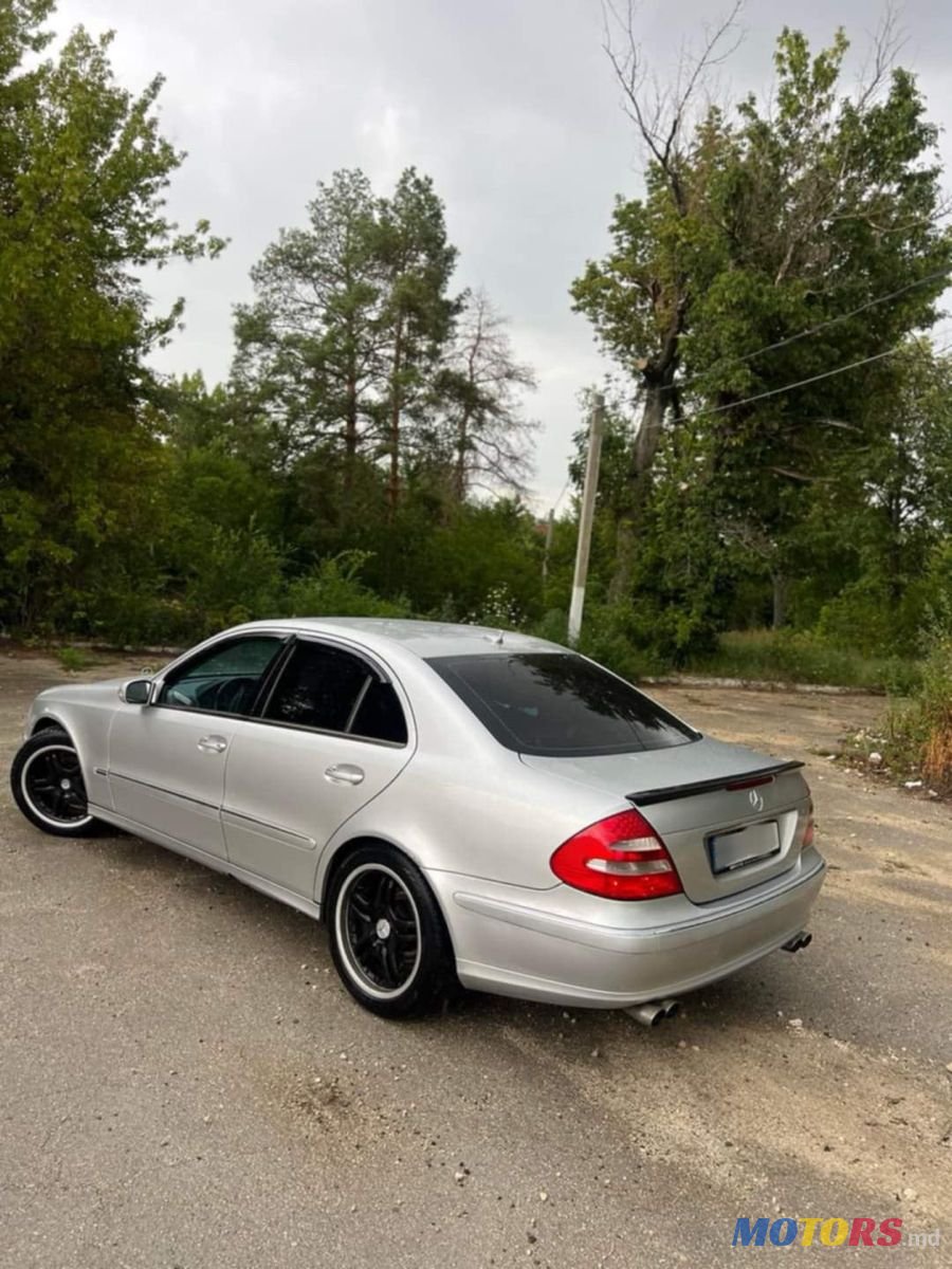 2005' Mercedes-Benz E-Class photo #2