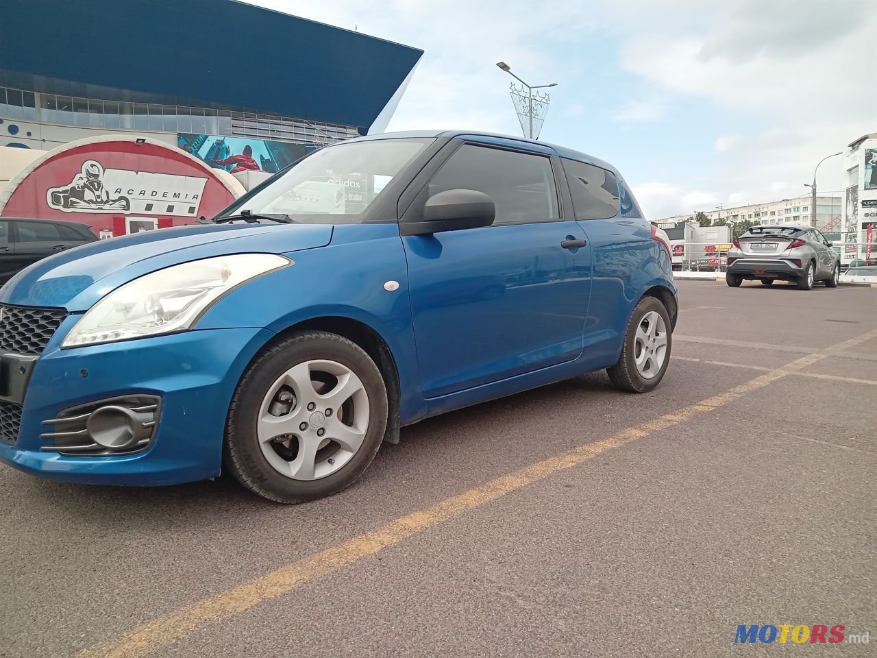 2010' Suzuki Swift photo #2