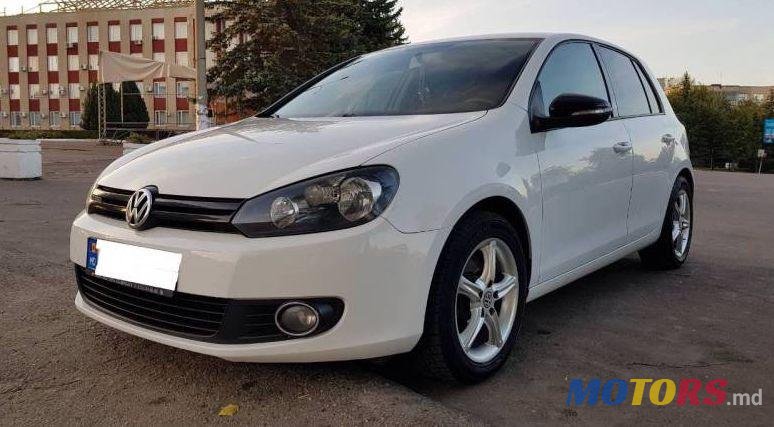 2011' Volkswagen Golf photo #2