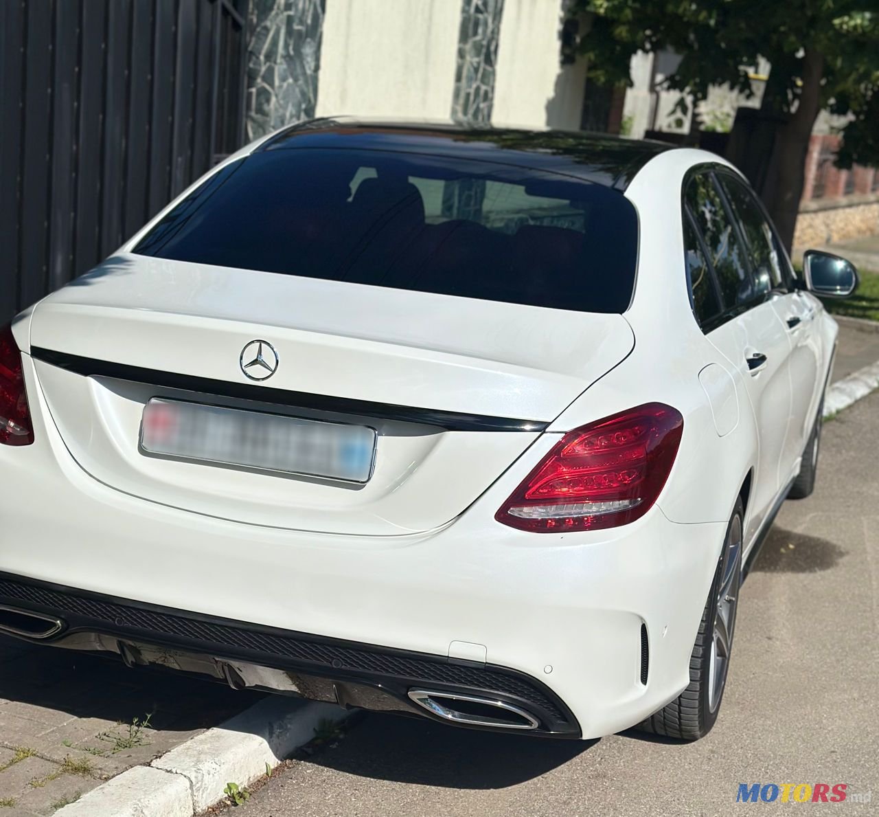 2016' Mercedes-Benz C-Class photo #2