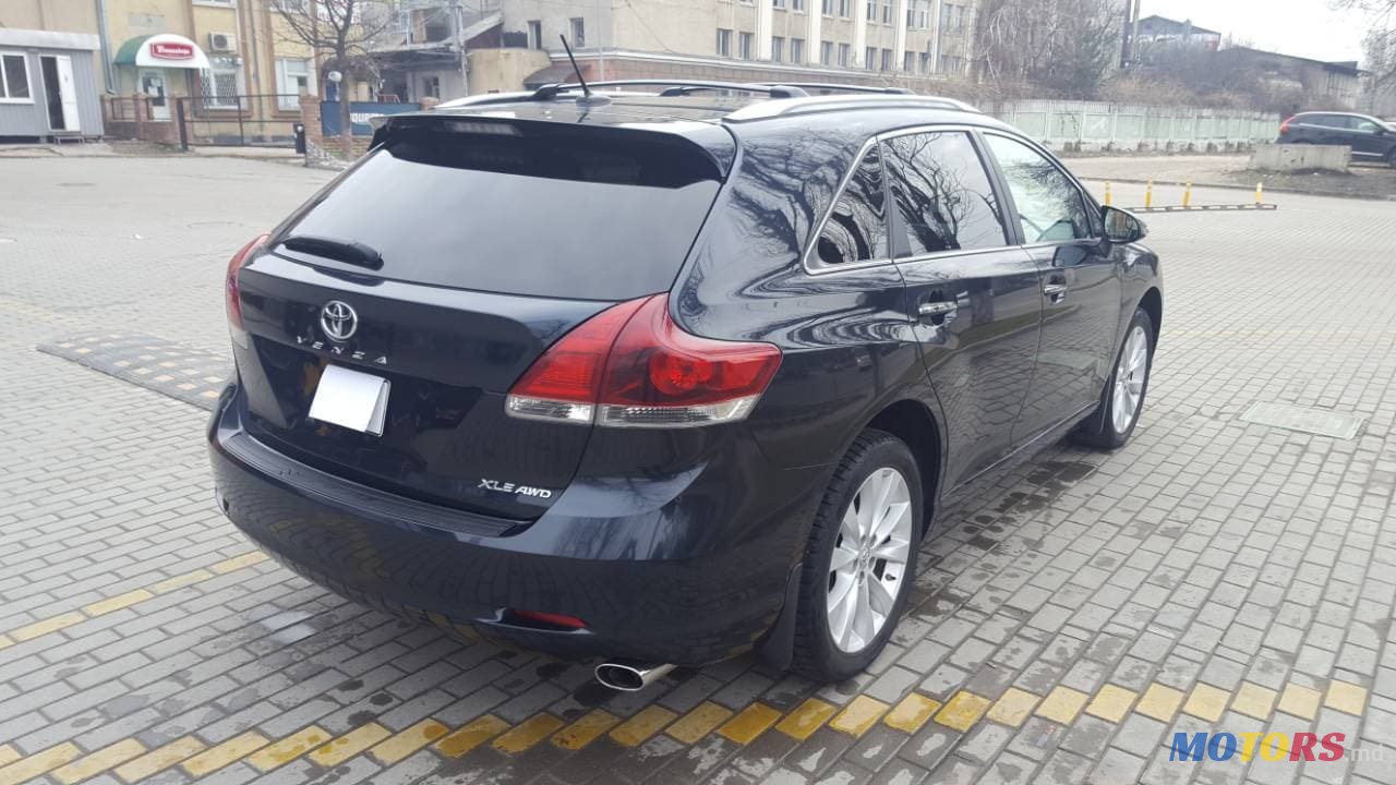 2013' Toyota Venza photo #2