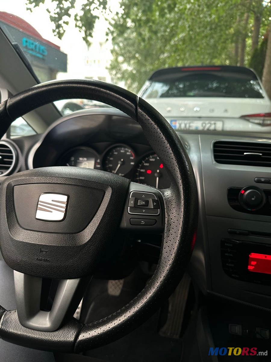 2010' SEAT Leon photo #6