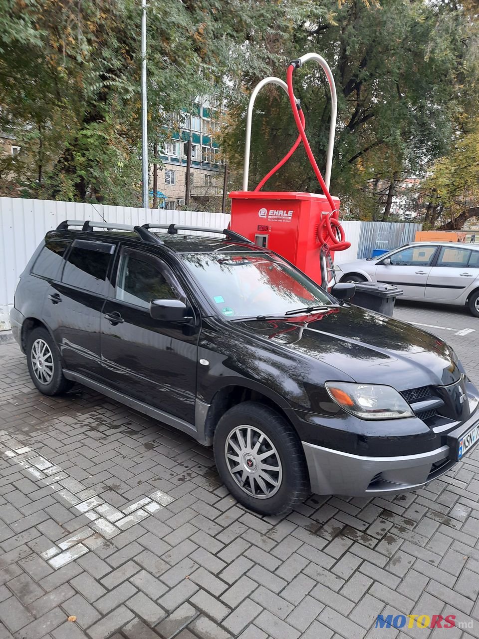 2004' Mitsubishi Outlander photo #3