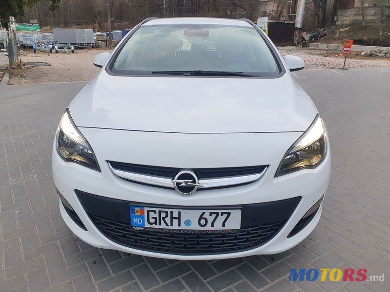 2016' Opel Astra photo #2