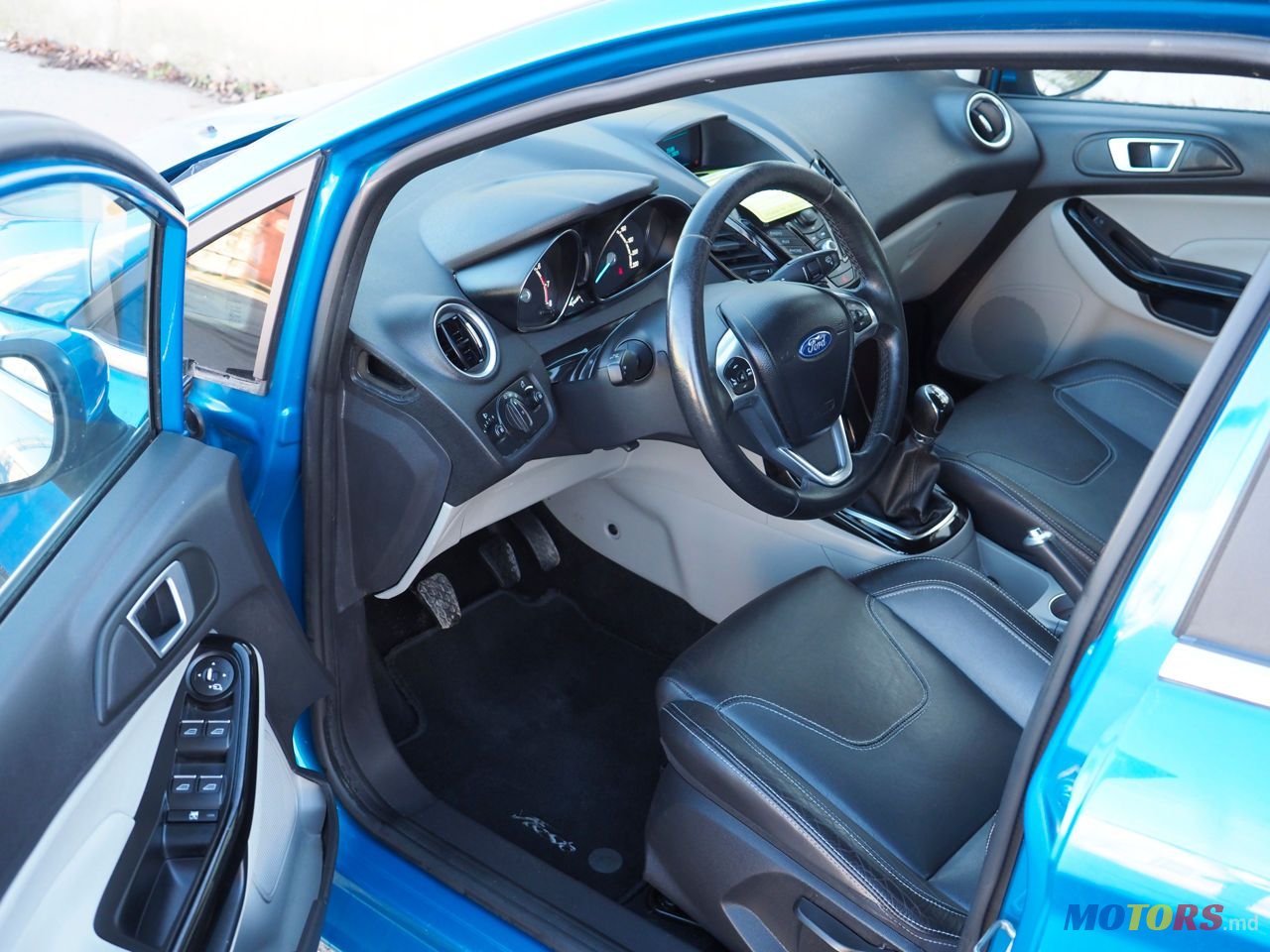 2014' Ford Fiesta photo #6