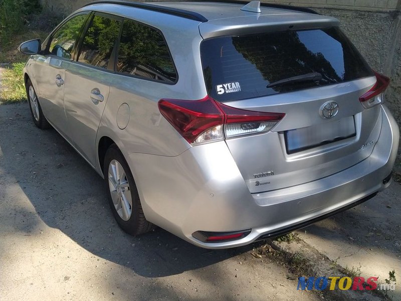 2016' Toyota Auris photo #3