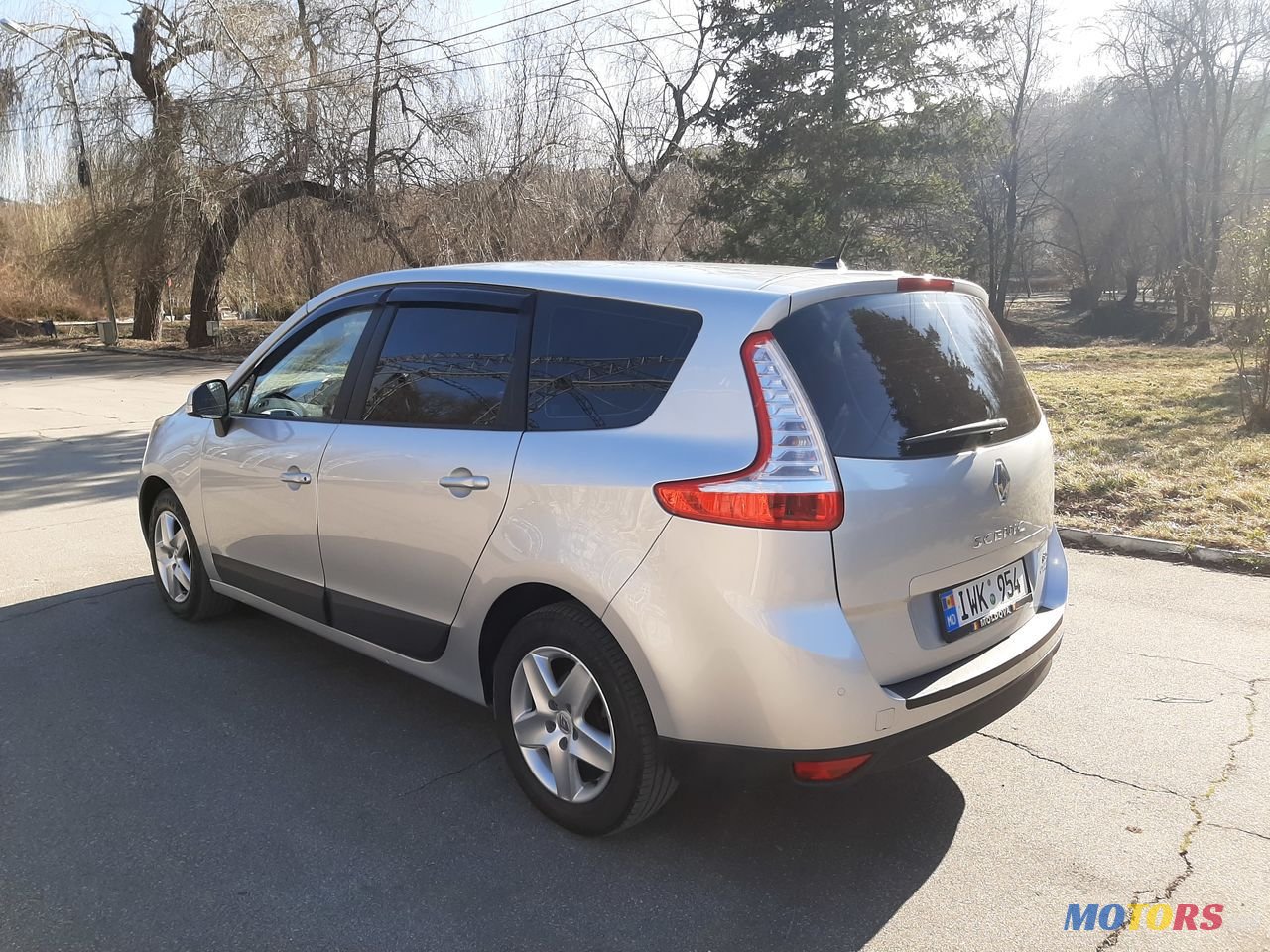 2012' Renault Grand Scenic photo #3
