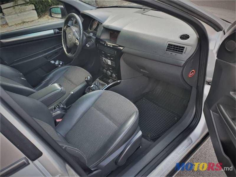 2009' Opel Astra photo #5