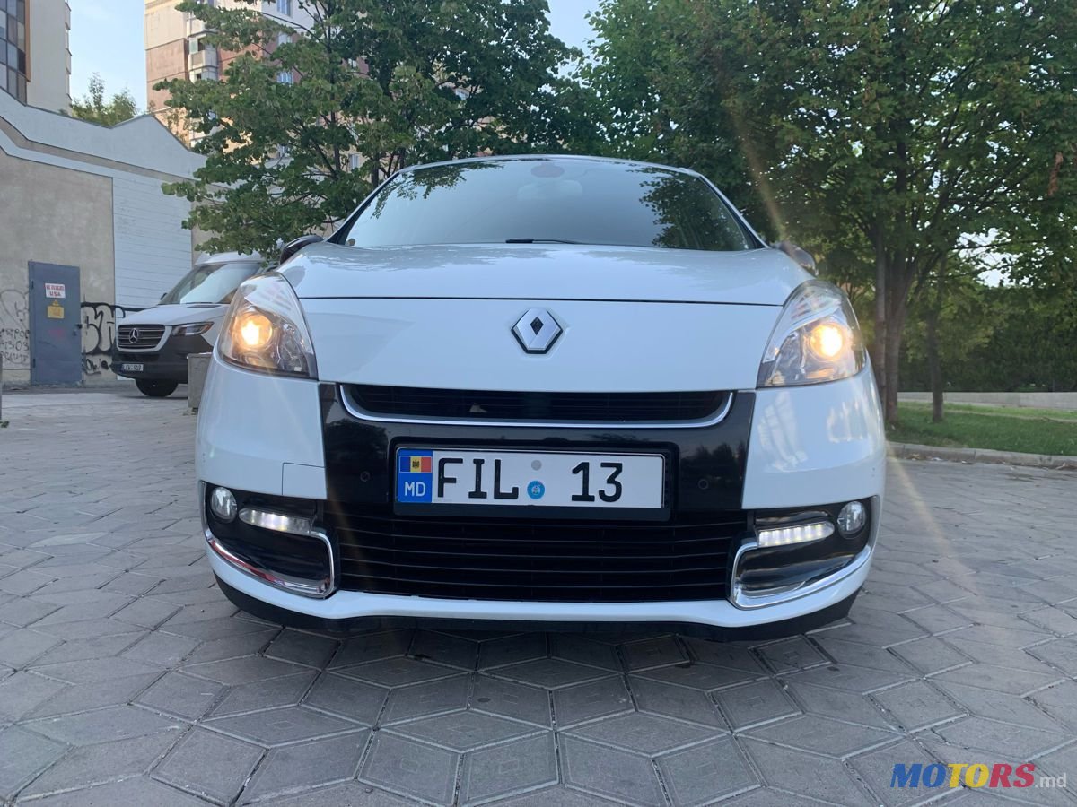 2014' Renault Scenic photo #1