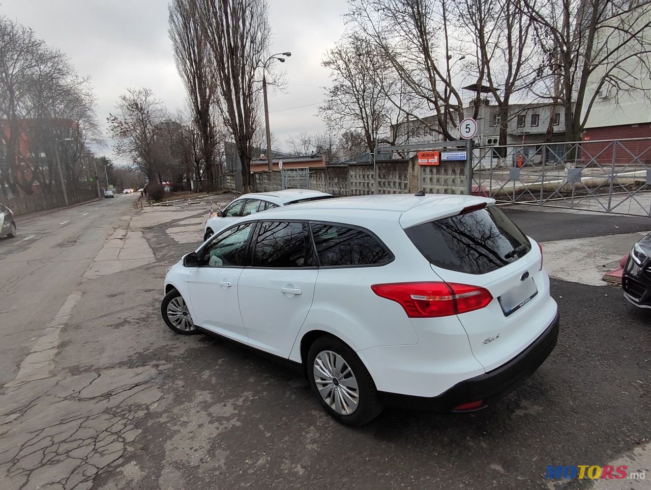 2018' Ford Focus Wagon photo #2
