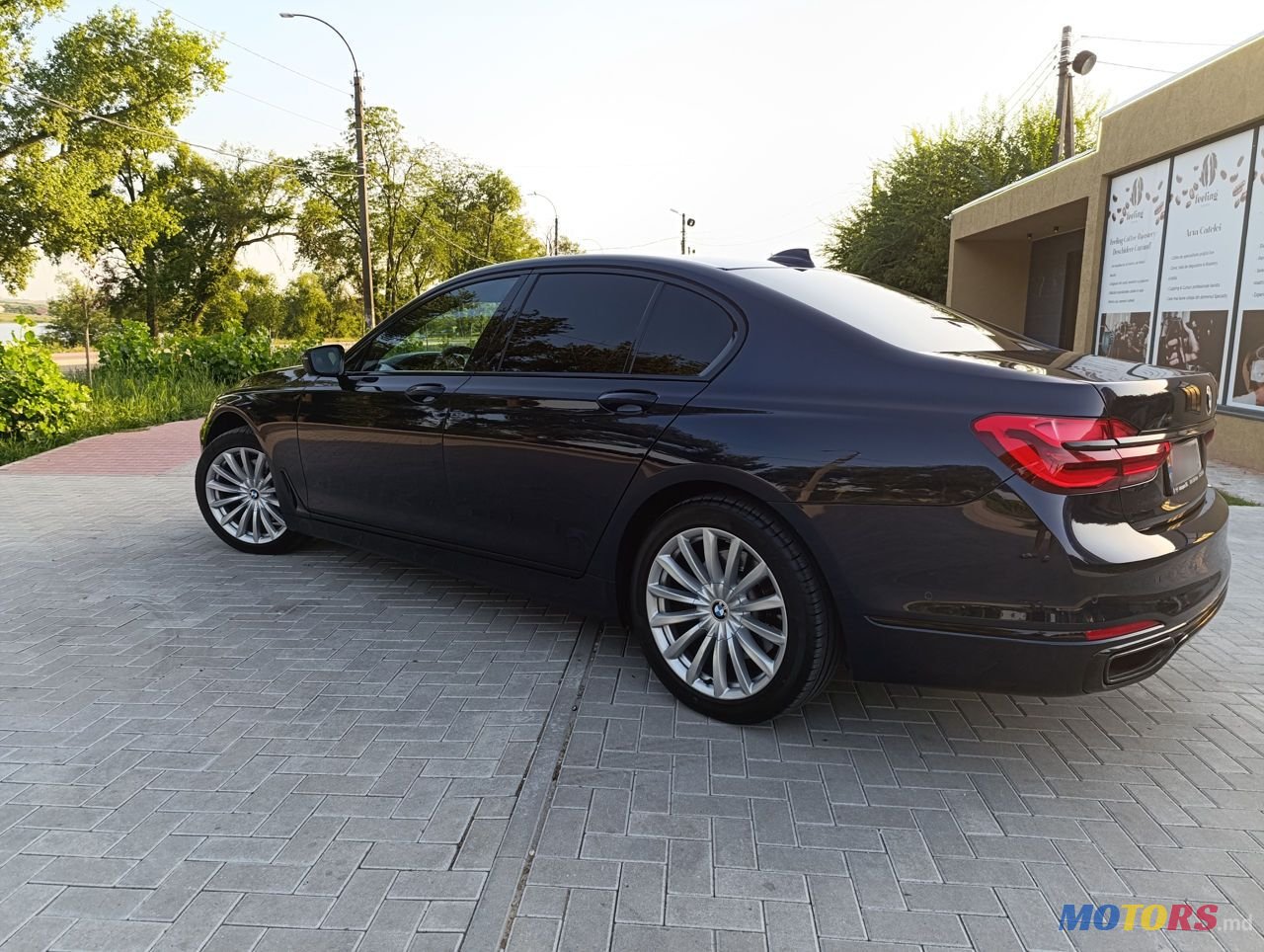 2015' BMW 7 Series photo #4