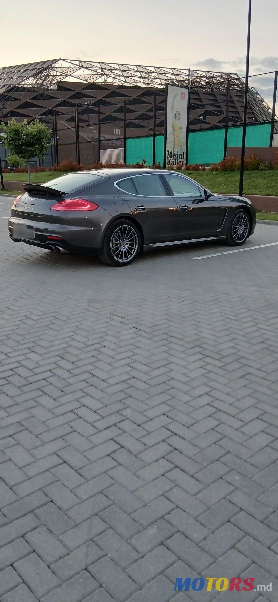 2015' Porsche Panamera photo #5