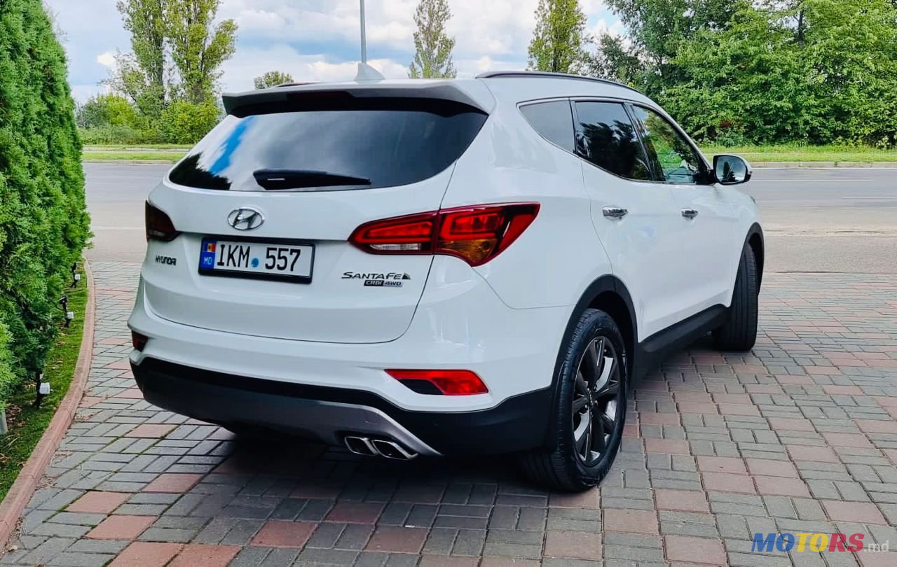 2016' Hyundai Santa Fe photo #3