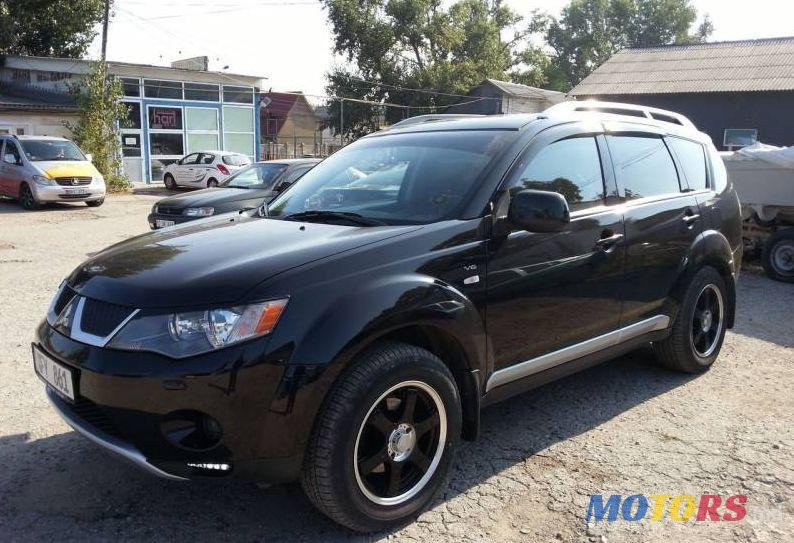 2008' Mitsubishi Outlander photo #1