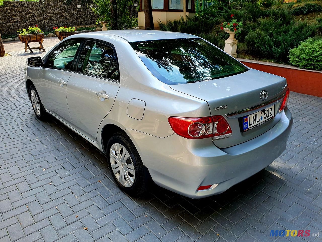 2011' Toyota Corolla photo #3