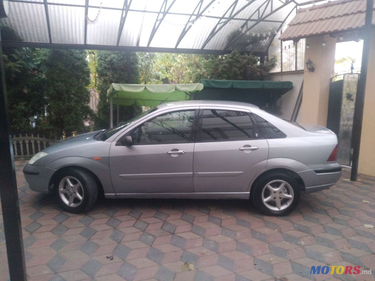 2004' Ford Focus photo #4