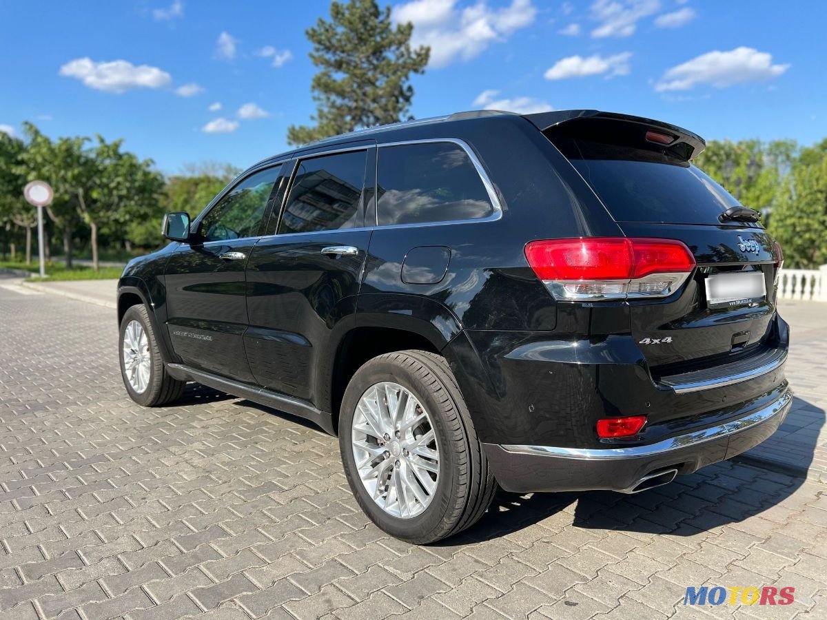 2018' Jeep Grand Cherokee photo #2