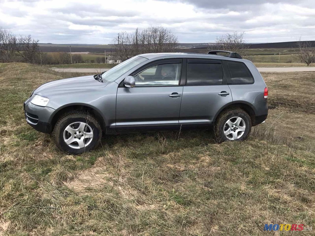 2005' Volkswagen Touareg photo #2