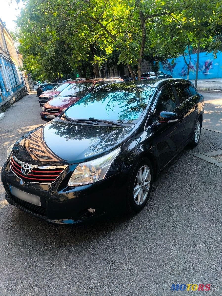 2011' Toyota Avensis photo #2