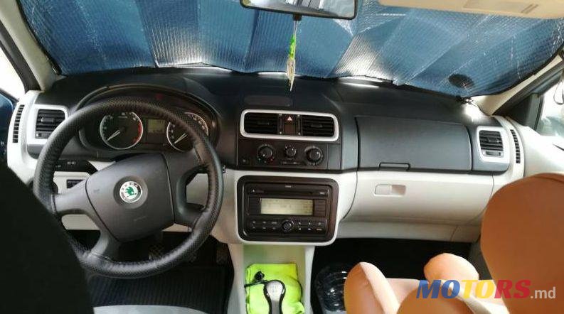 2008' Skoda Fabia photo #2
