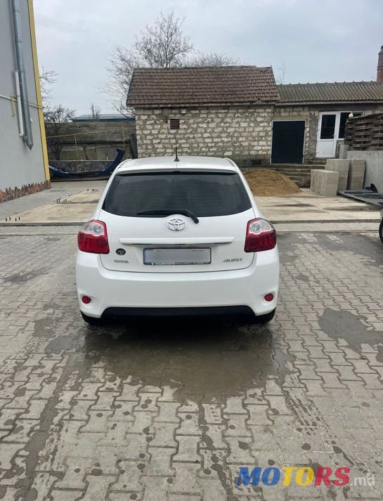 2010' Toyota Auris photo #3