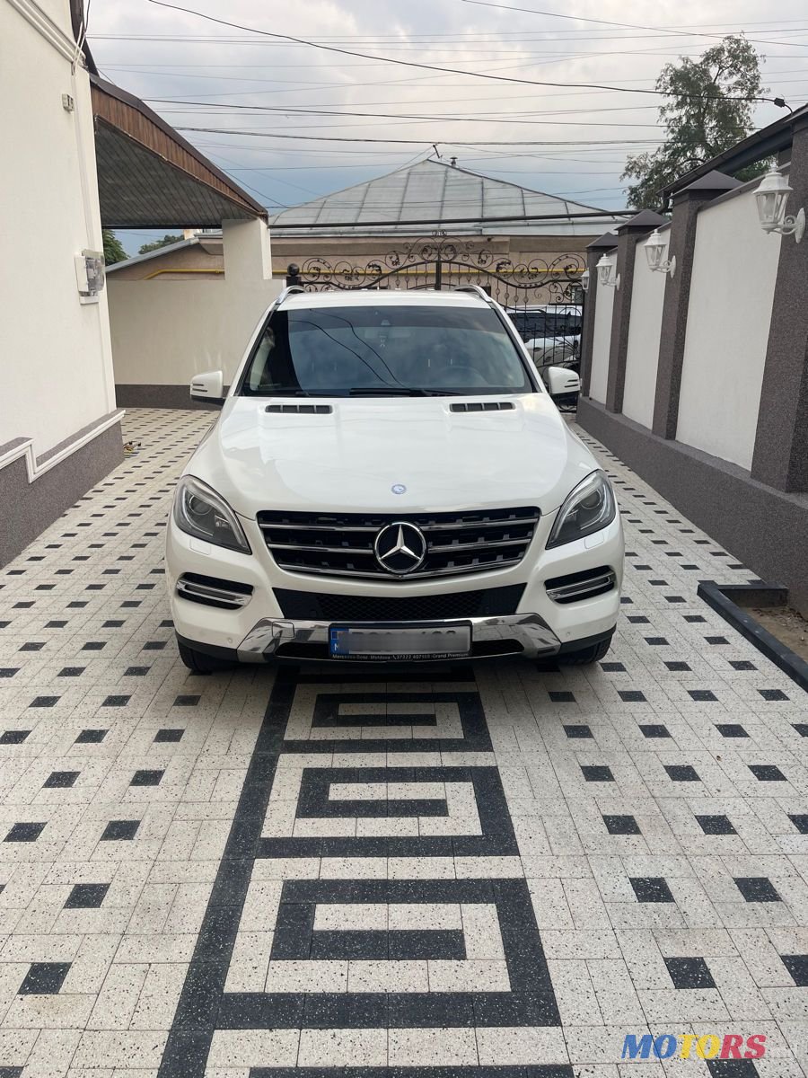 2013' Mercedes-Benz M Класс photo #2