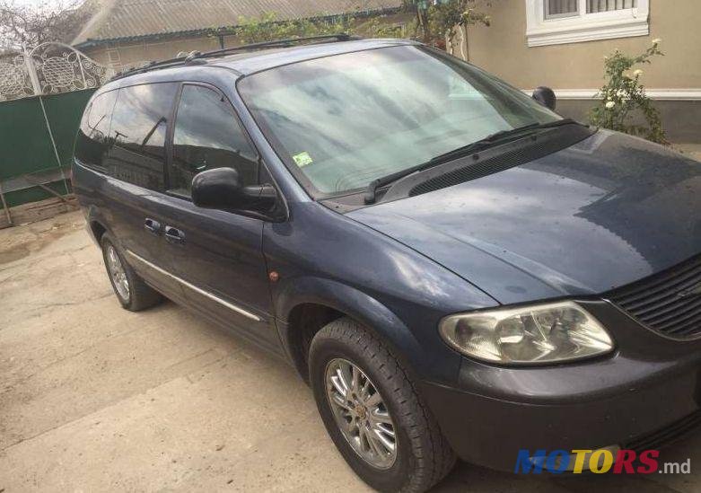 2003' Chrysler Grand Voyager photo #1