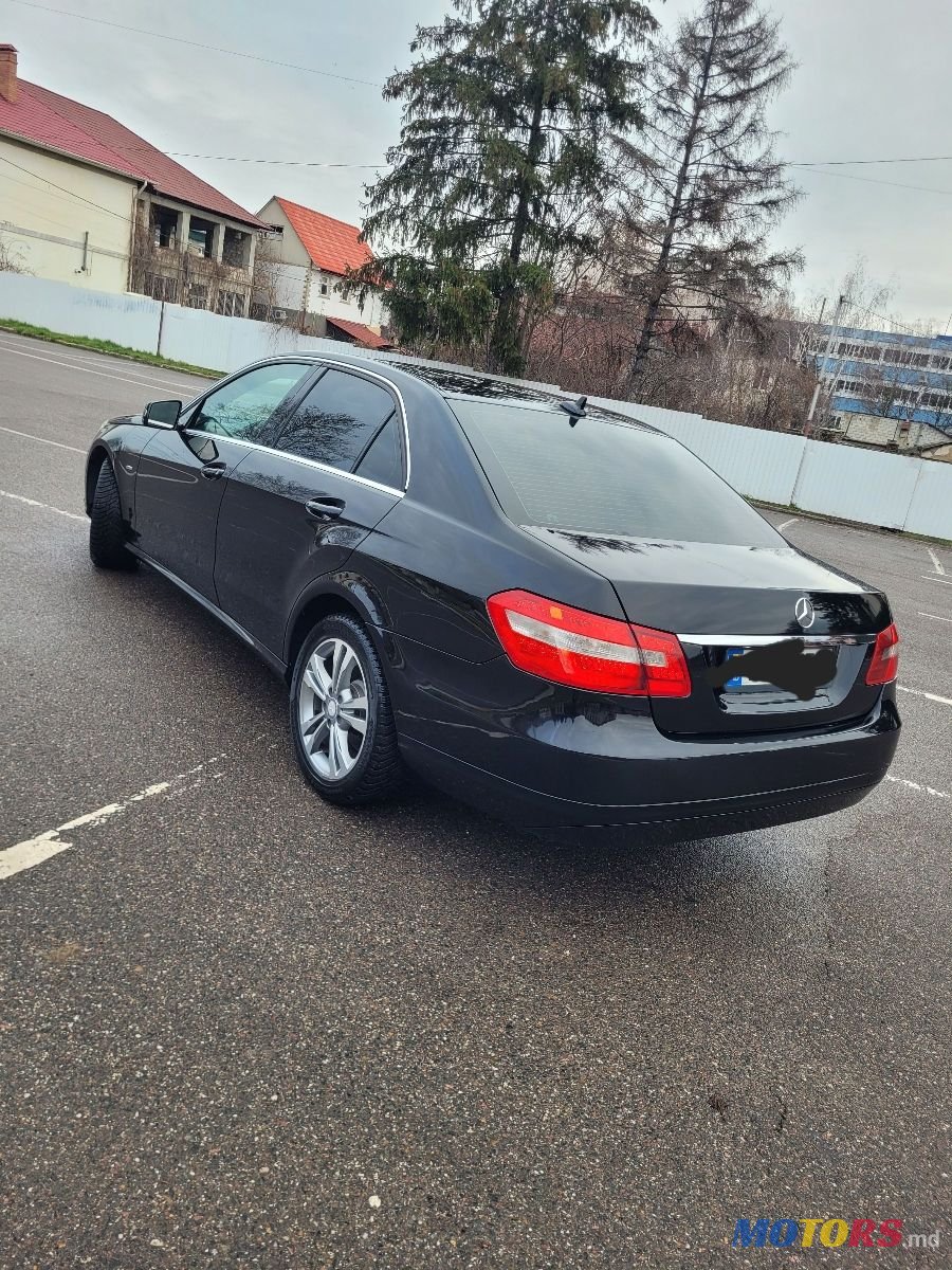 2011' Mercedes-Benz E-Class photo #5